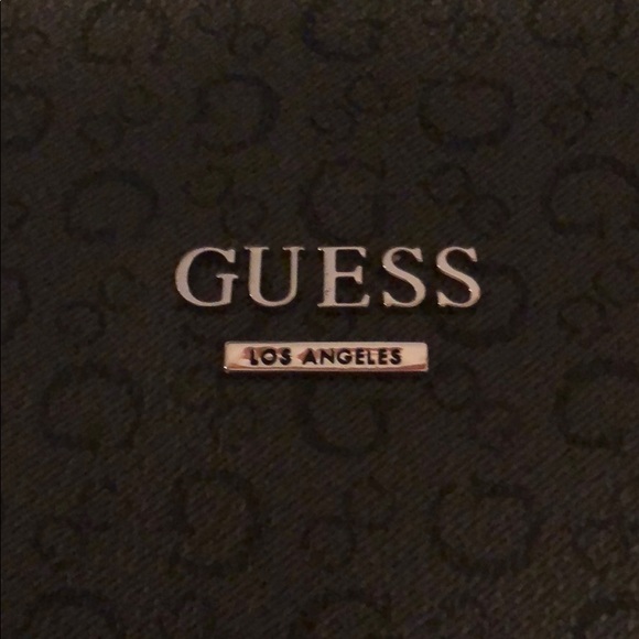 Guess purse - Picture 2 of 5
